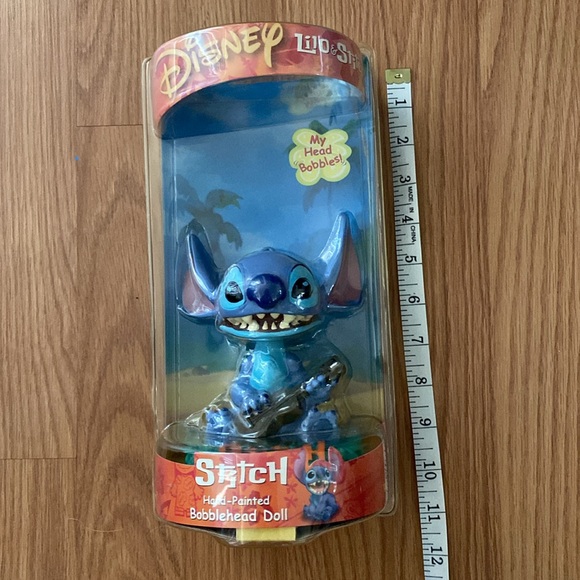 ❤️ Disney’s Lilo & Stitch Hand Painted Bobble Head Doll New in Box - Picture 9 of 9